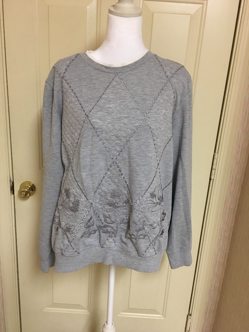 Alfred Dunner women’s grey pullover